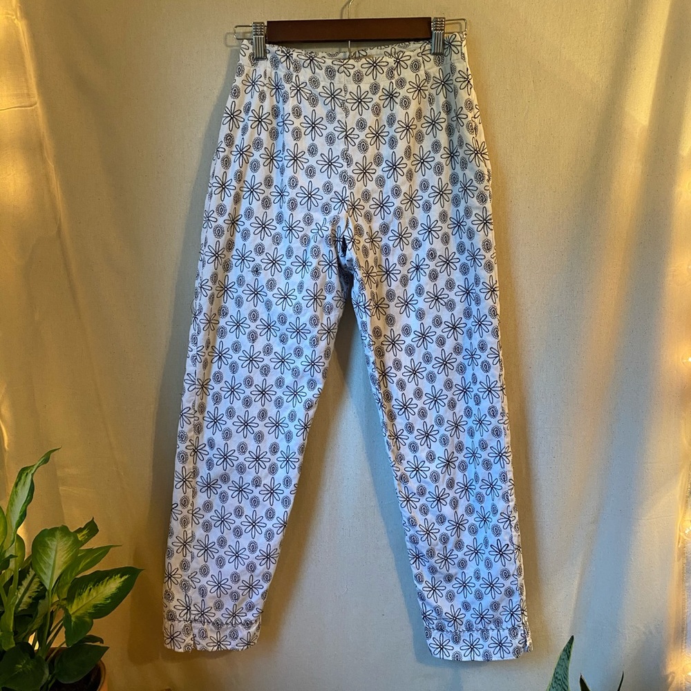 White floral high rise ankle pants!